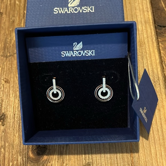 Swarovski Crystal Two-Tone Crystal Earings - Picture 2 of 5